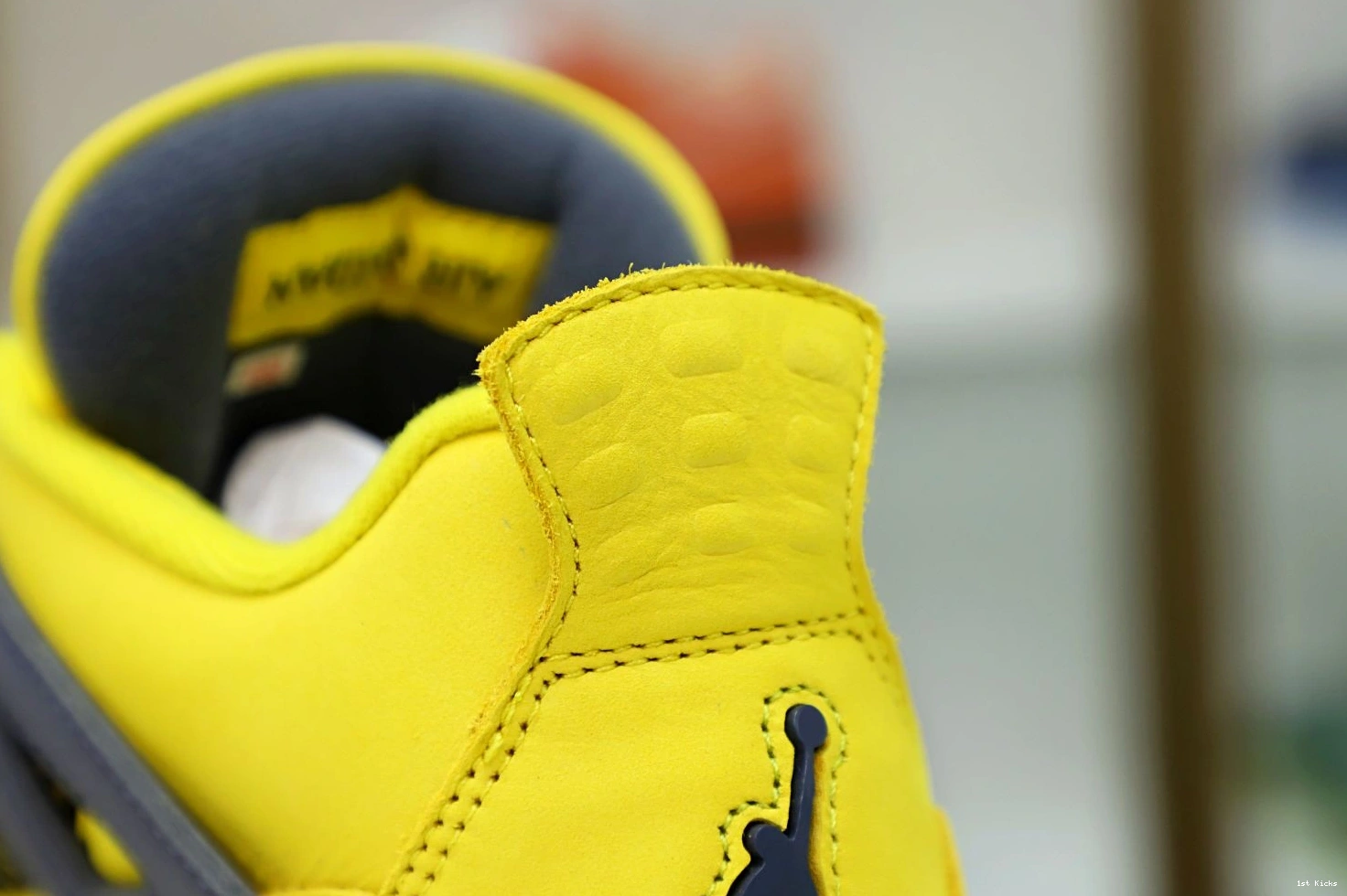 1st Kicks Shoes 4 Kimikick 1992 'LIGHTNING' AIR RETRO AIR JORDAN JORDAN Affordable 1113